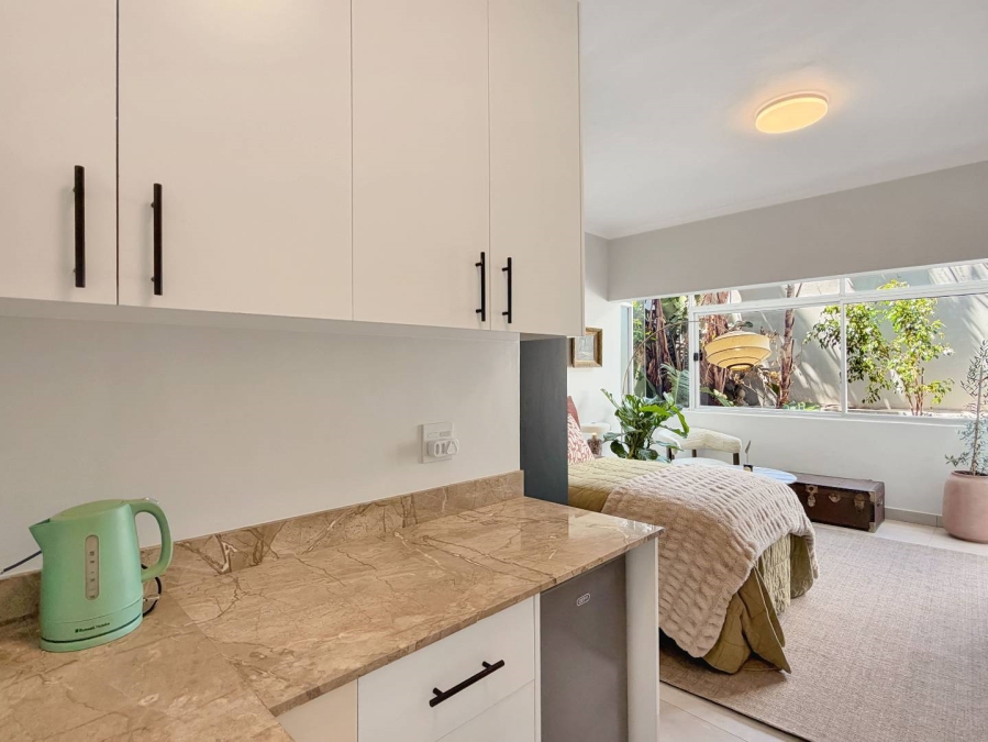 1 Bedroom Property for Sale in Three Anchor Bay Western Cape